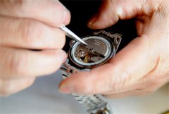 格林汉姆手表表壳有划痕如何处理